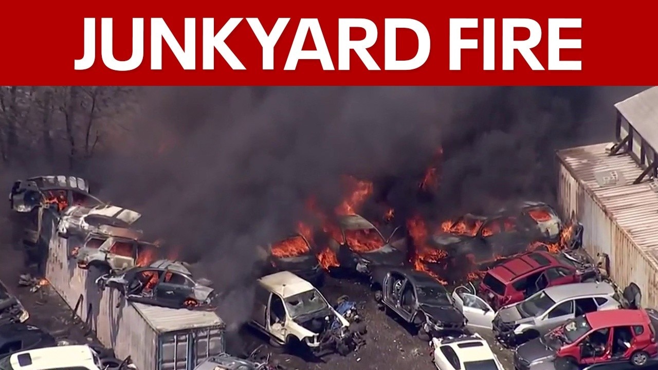Junkyard fire rages in Philadelphia