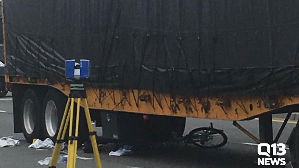 14 year old on bike collides with truck in Shoreline