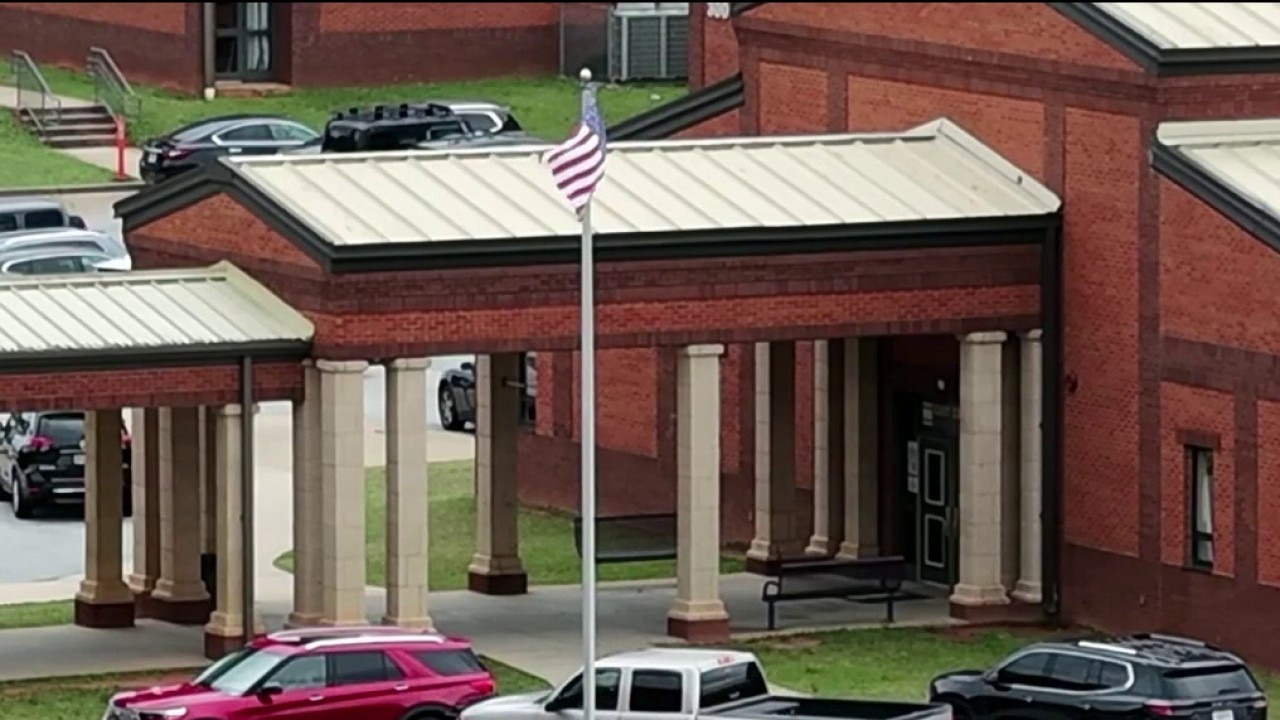 Coweta teacher charged with indecent exposure