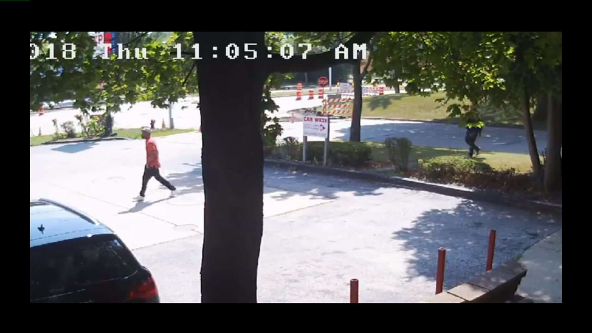 Armed robbery suspects sought