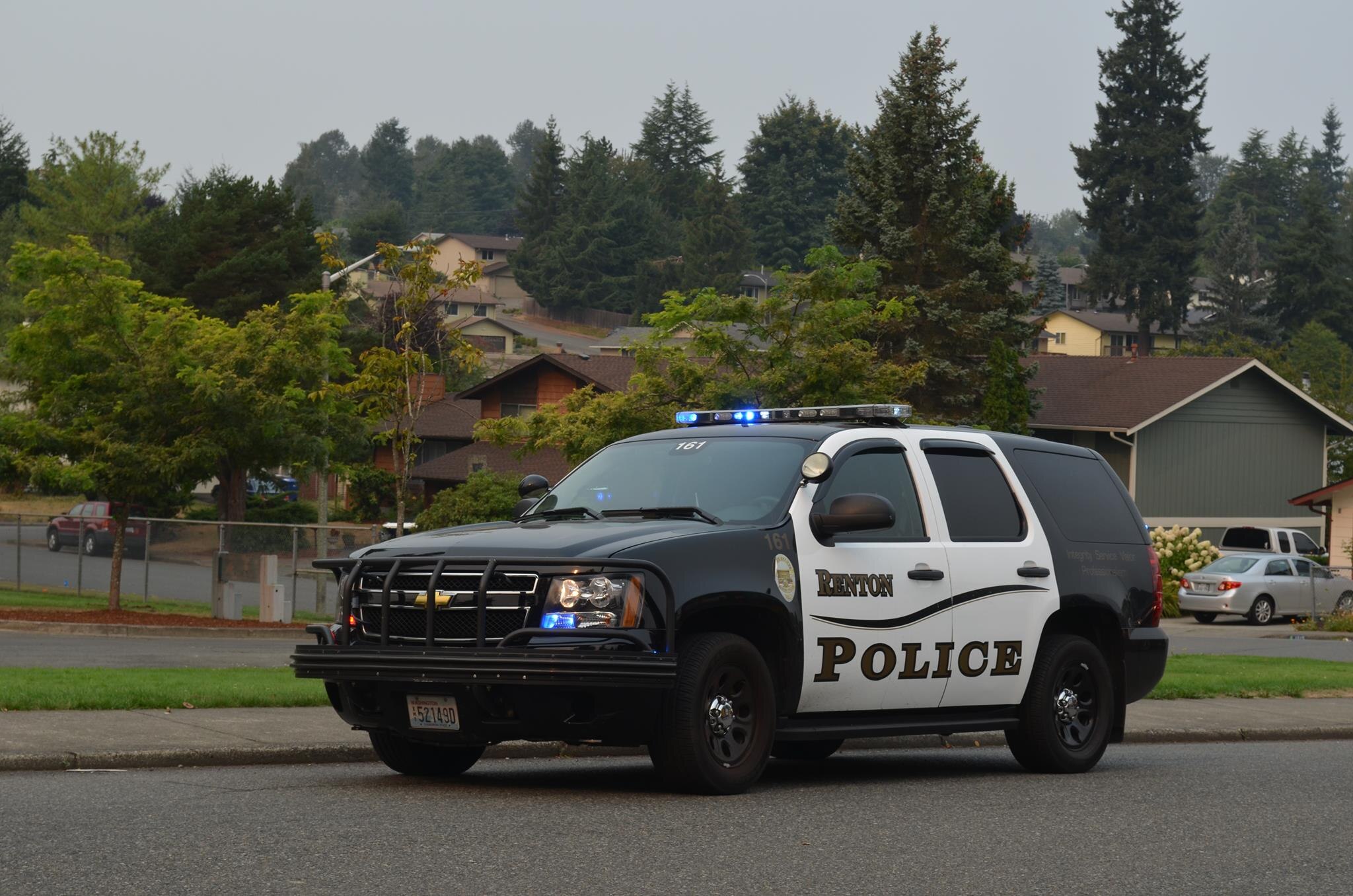 Renton police officer on leave, accused of assaulting confidential informant