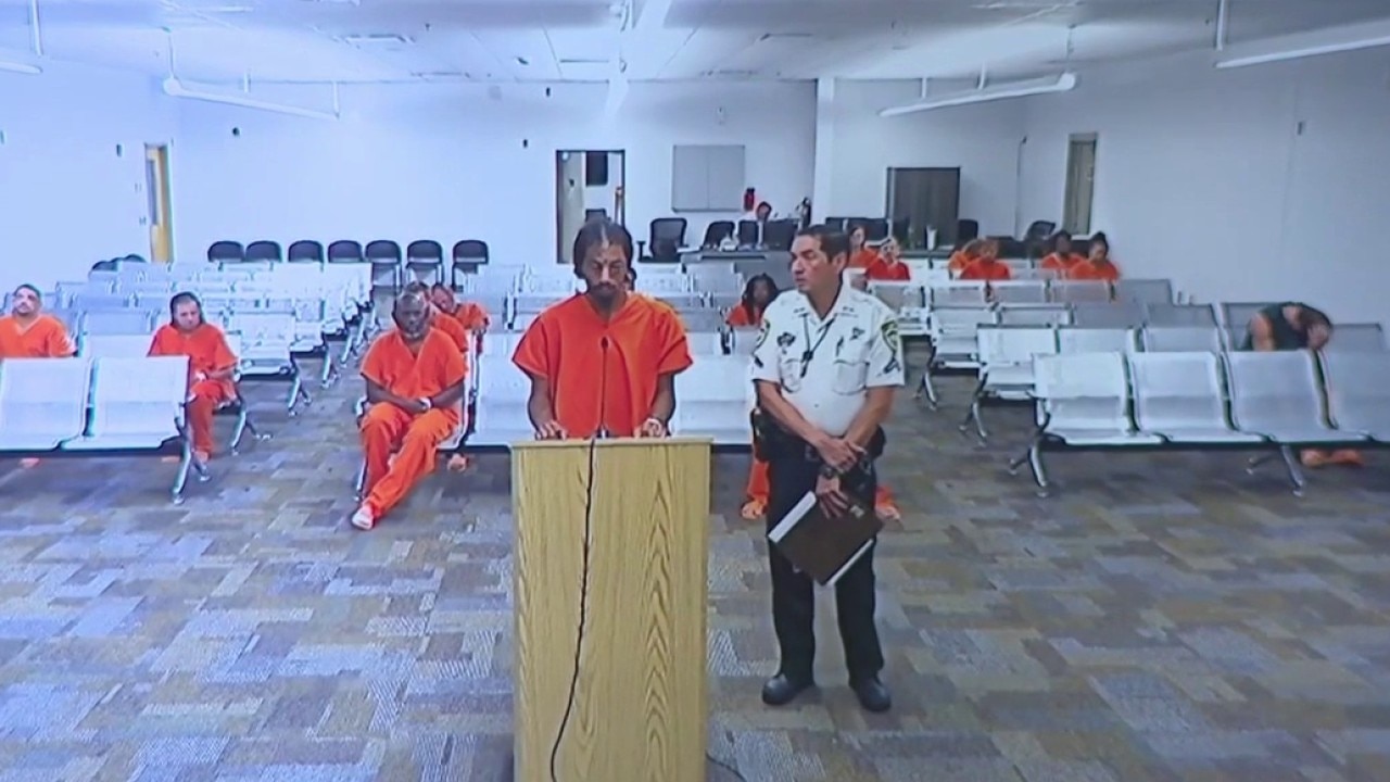 HCSO: Man chases, exposes and attacks students