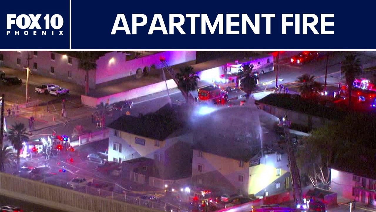 Fire tears through Phoenix apartment complex