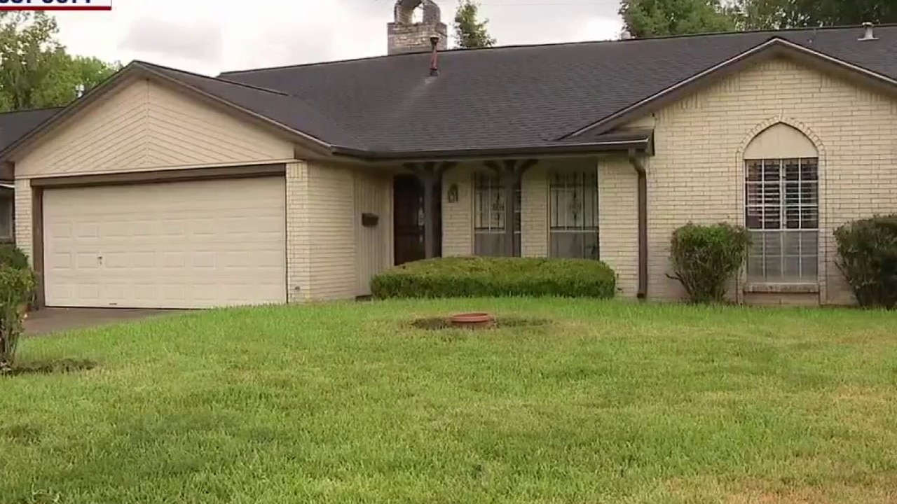 Questions remain after health aide, 90-year-old shot in SE Houston