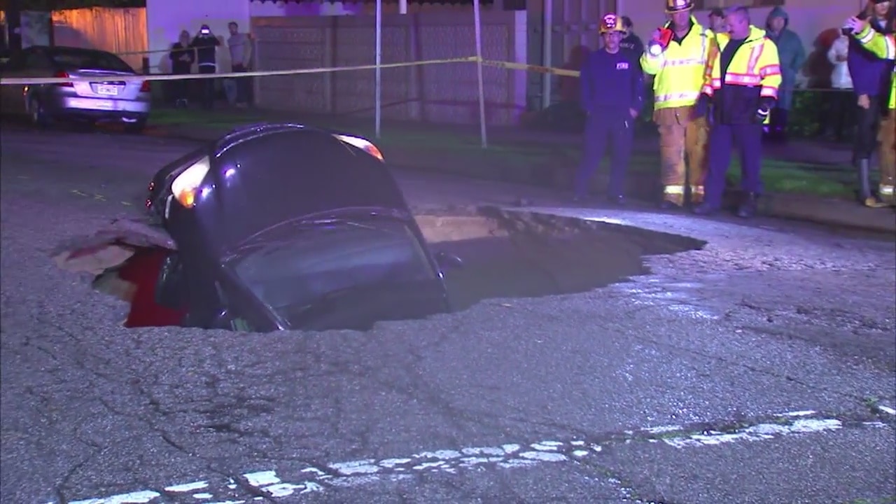 Laurel Canyon closed as crews repair sinkhole