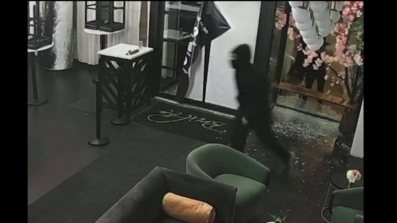 Chicago South Loop restaurant broken into, cash register stolen: 'Just stop'