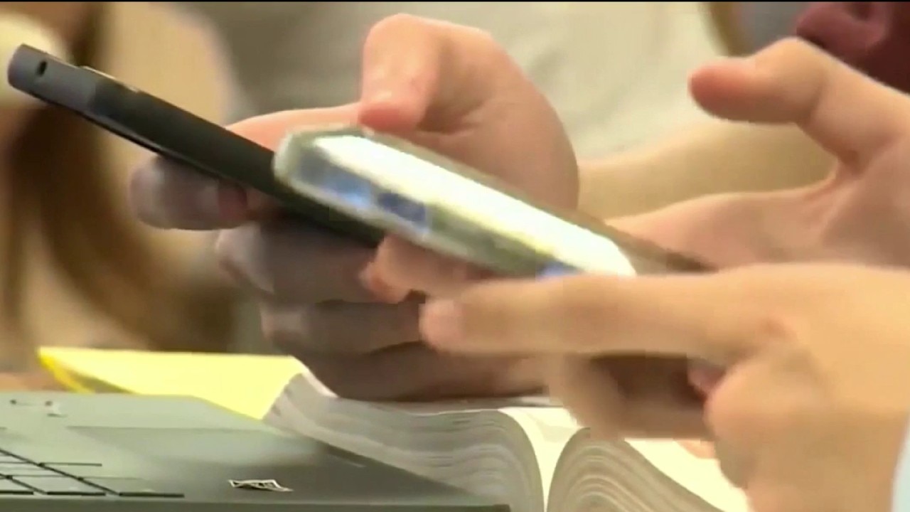 Why educators say it is time to put away mobile devices in class