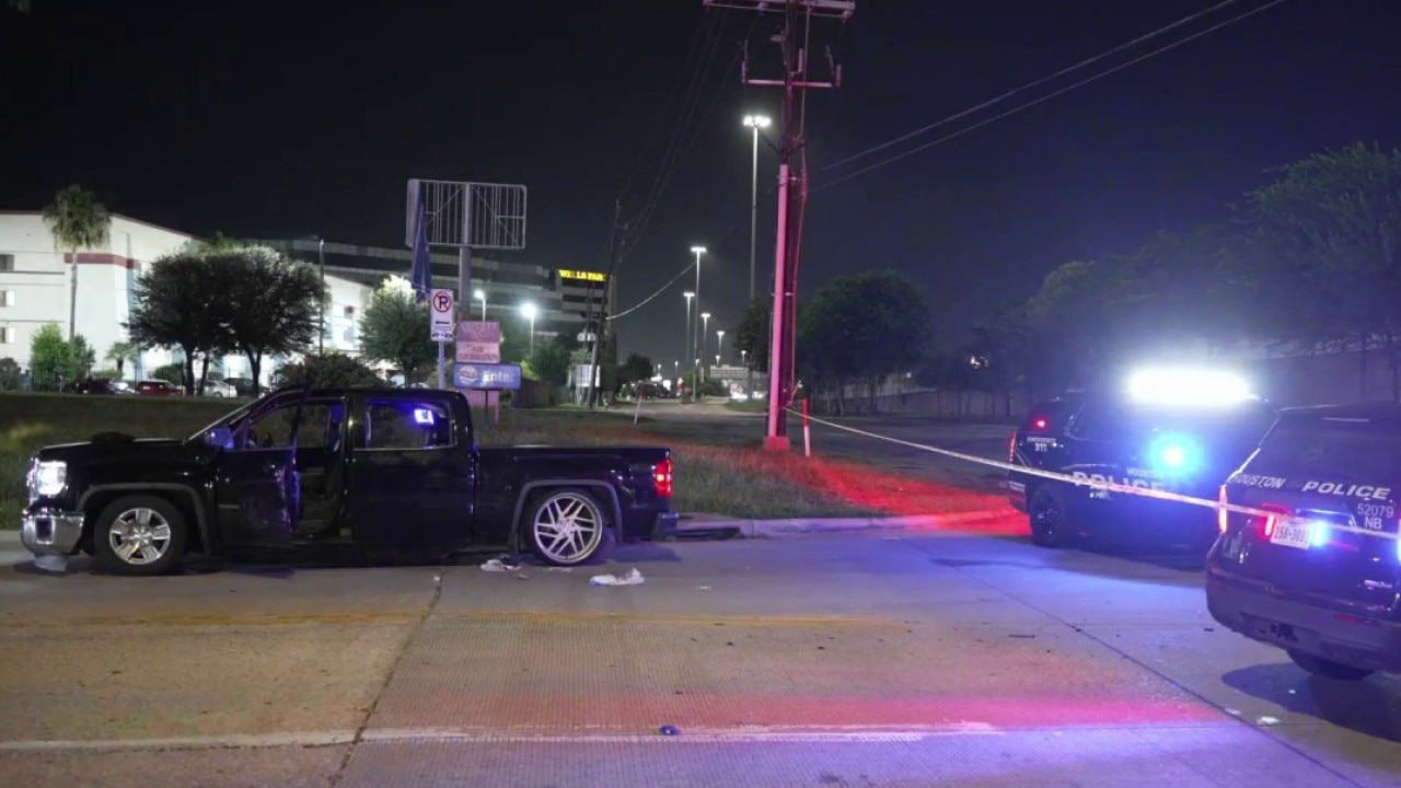 Teen shot on I-45 in north Houston