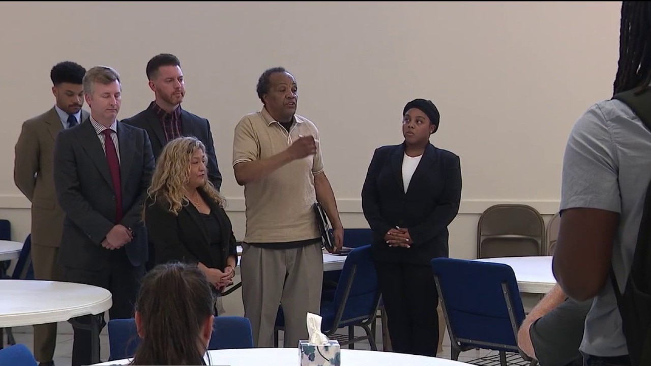 Families hold community forum looking for answers in funeral home investigation