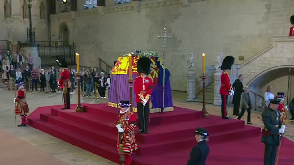 North Texas author in London describes how the city is mourning Queen Elizabeth II's death
