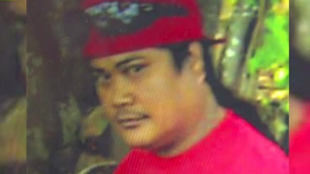 Police searching for gunman who killed 1, wounded another