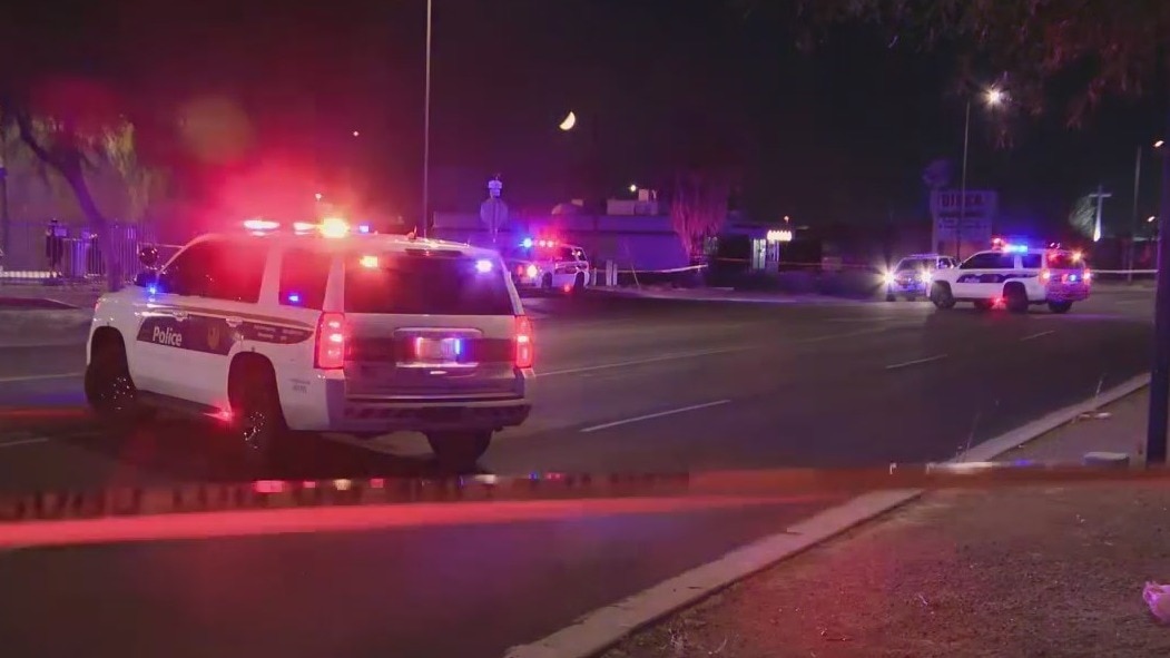 PD: Man shot while crossing street in Phoenix