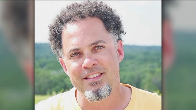 Playing in his honor: Shorewood schools host "Hoops For Harris" to honor late principal