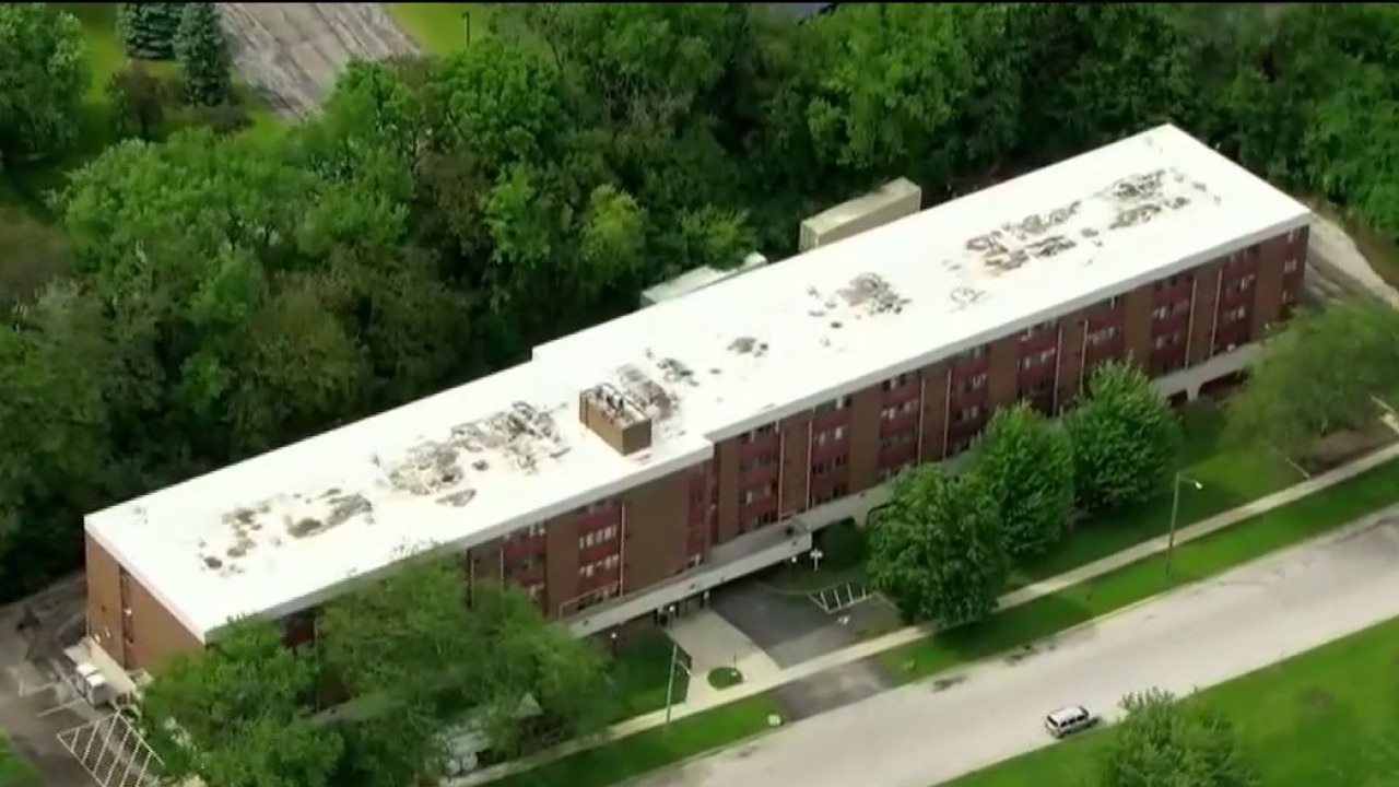 Residents forced out of Fox Shore Apartments over asbestos concerns