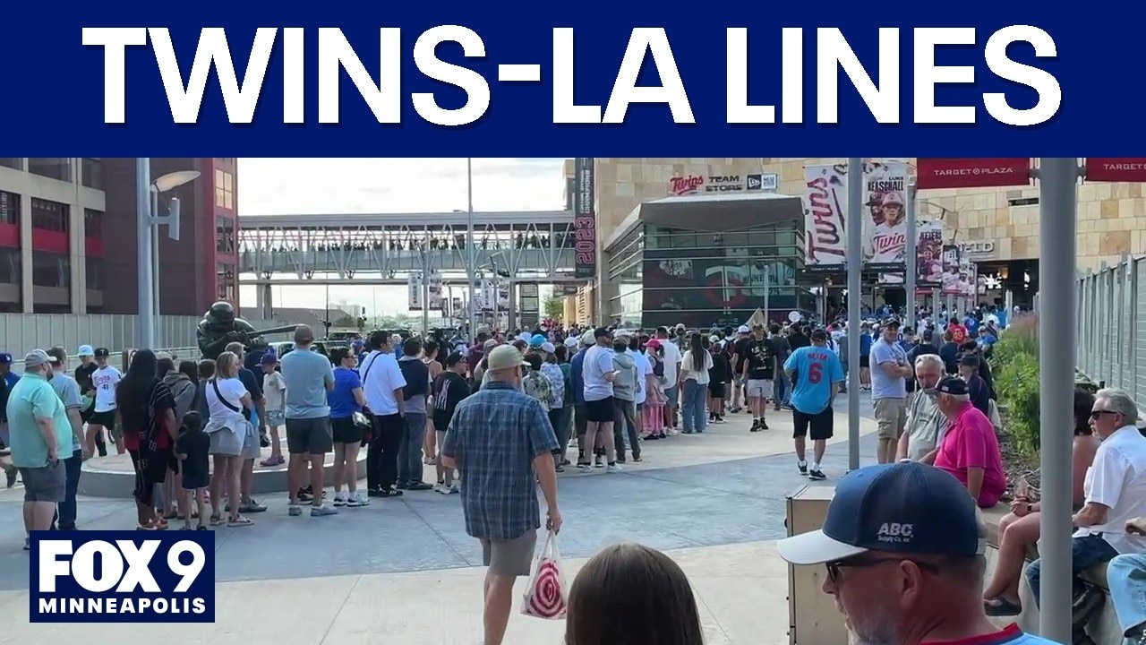 Twins, LA fans line Target Field