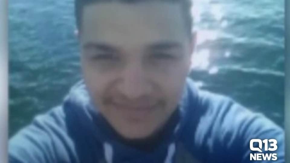 Federal judge rules to keep DACA recipient in federal custody