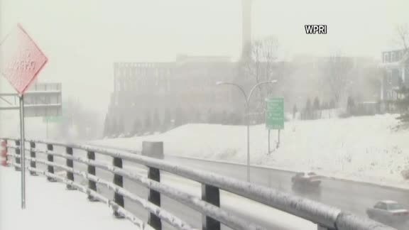 Blizzard barrels into Northeast
