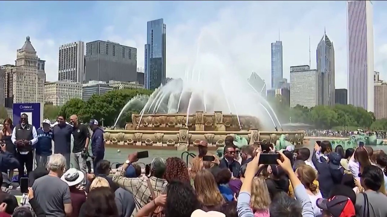 12th annual switch on summer festival at Chicago's Buckingham Fountain