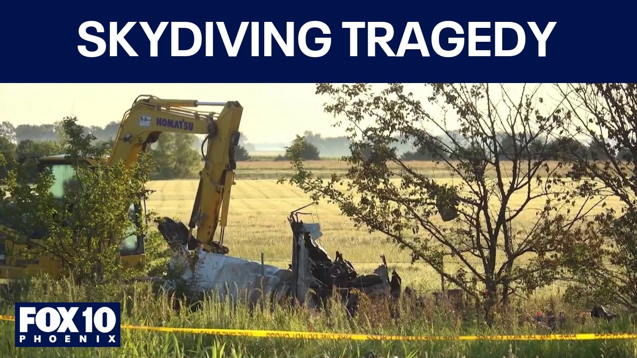 Plane crash leaves 11 skydivers, pilot dead near Kansas City