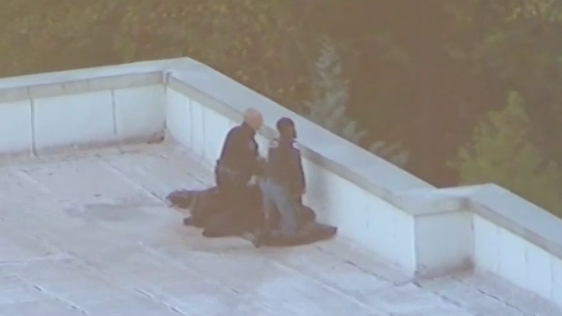 Suspect shooter barricaded in Marietta home