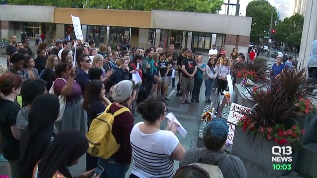 Vigil held in Seattle for police shooting victims