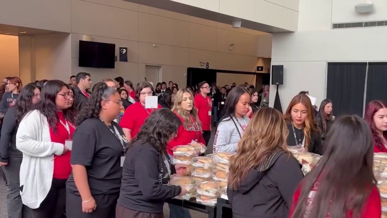 Students lobby for funding on homelessness