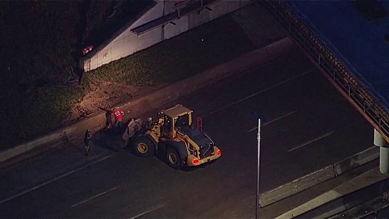 Construction area mudslide closes I-96 at Schaefer