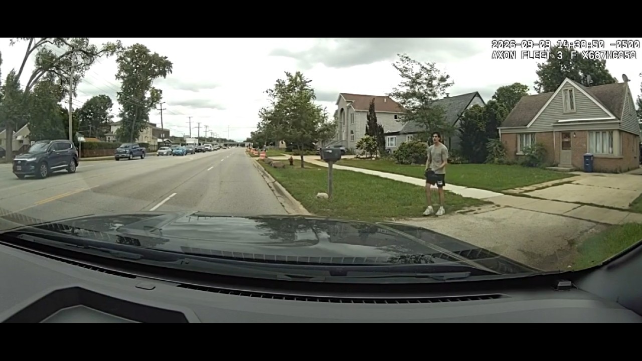 Video shows moments before Des Plaines officer fatally shoots man with hedge trimmer