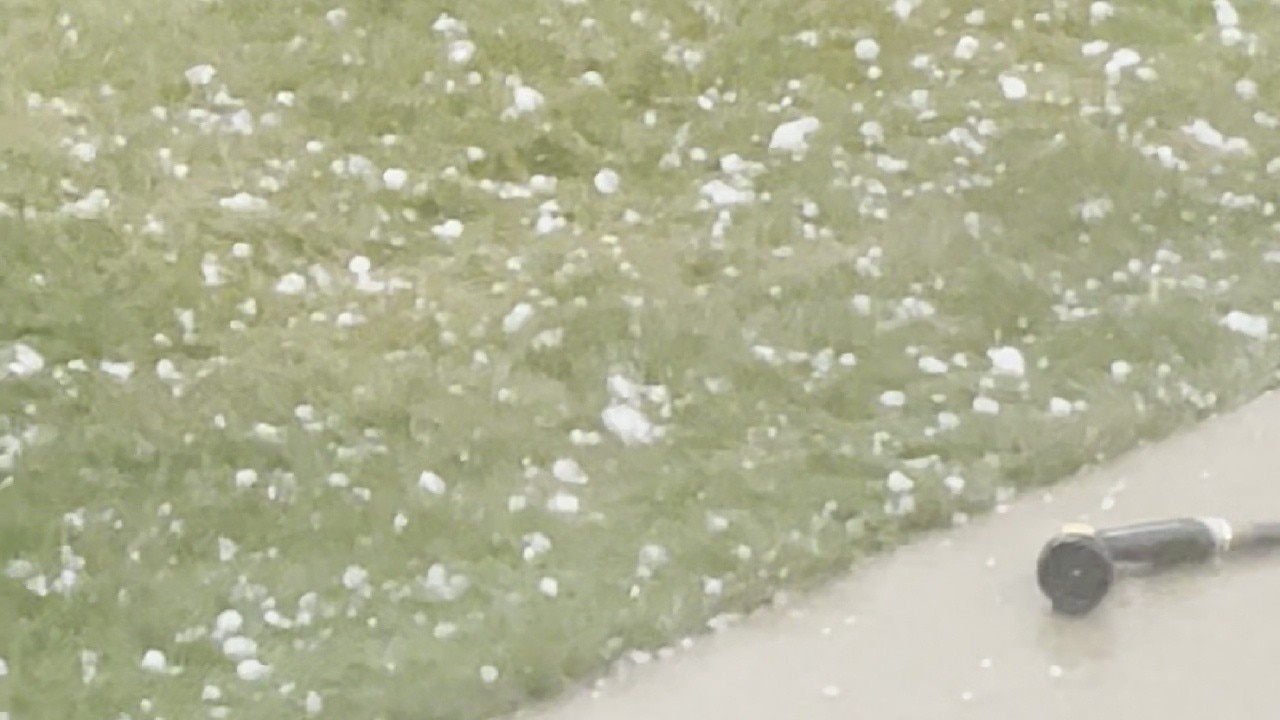 Large hail comes down in Glendale Heights