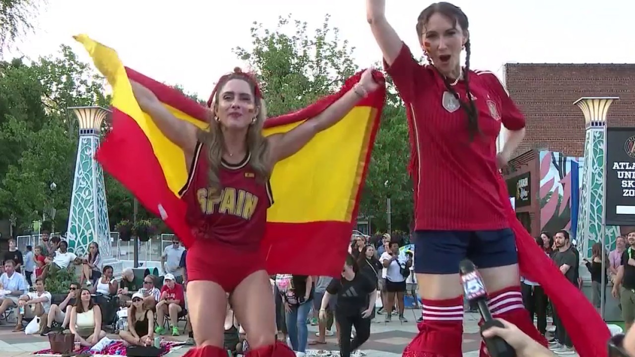Hundreds of soccer fans gather at Decatur Watchfest for World Cup