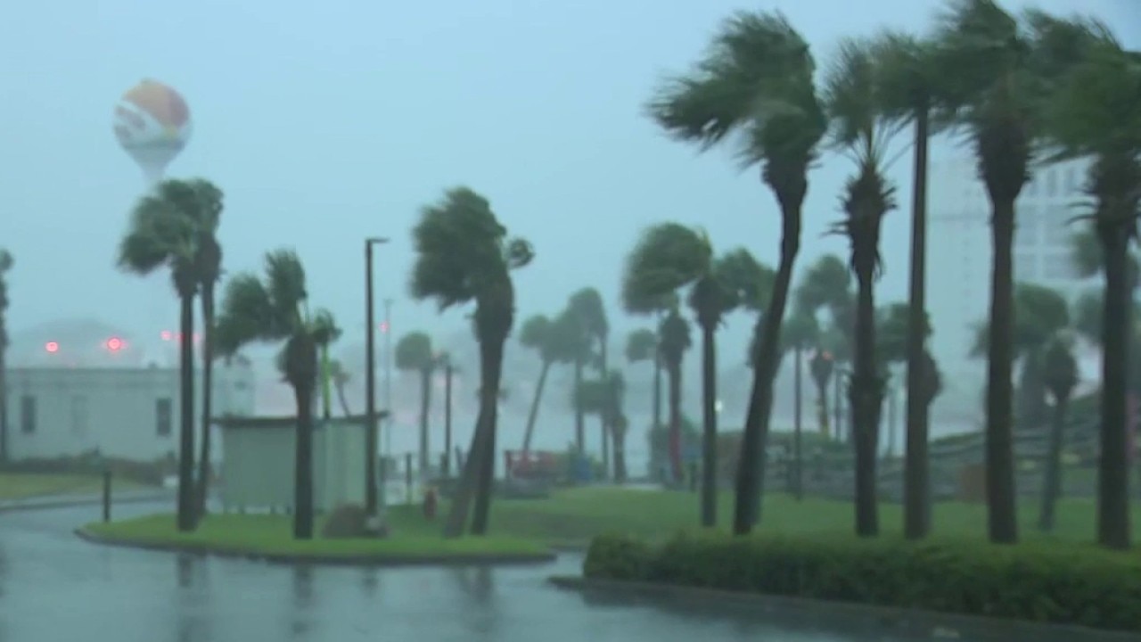 Hurricane Isaias starts moving over Florida
