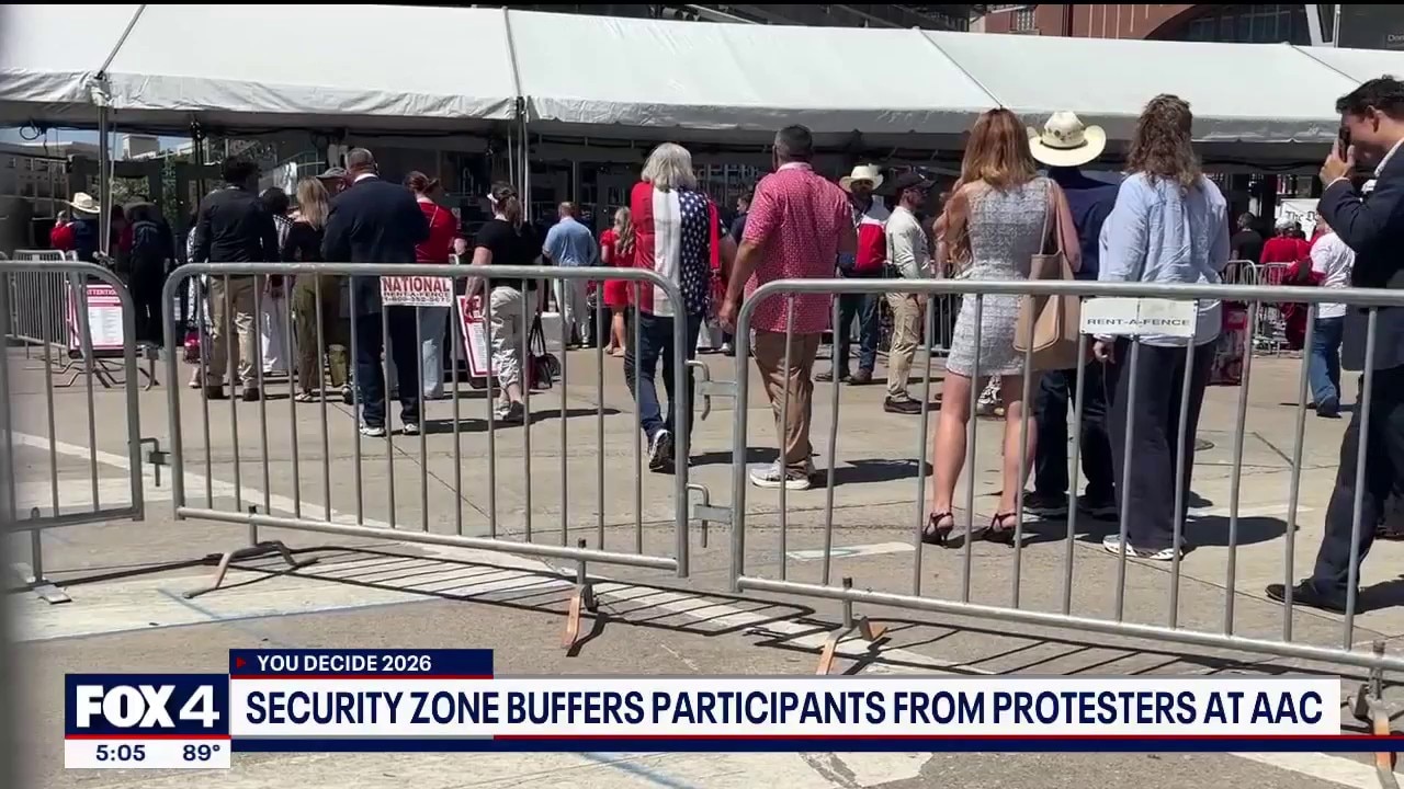 Police monitor protestors around GOP Midterm Convention