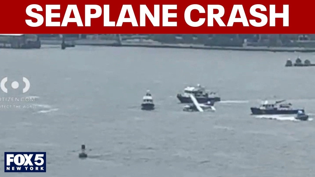 Seaplane crashes into East River, NYPD report