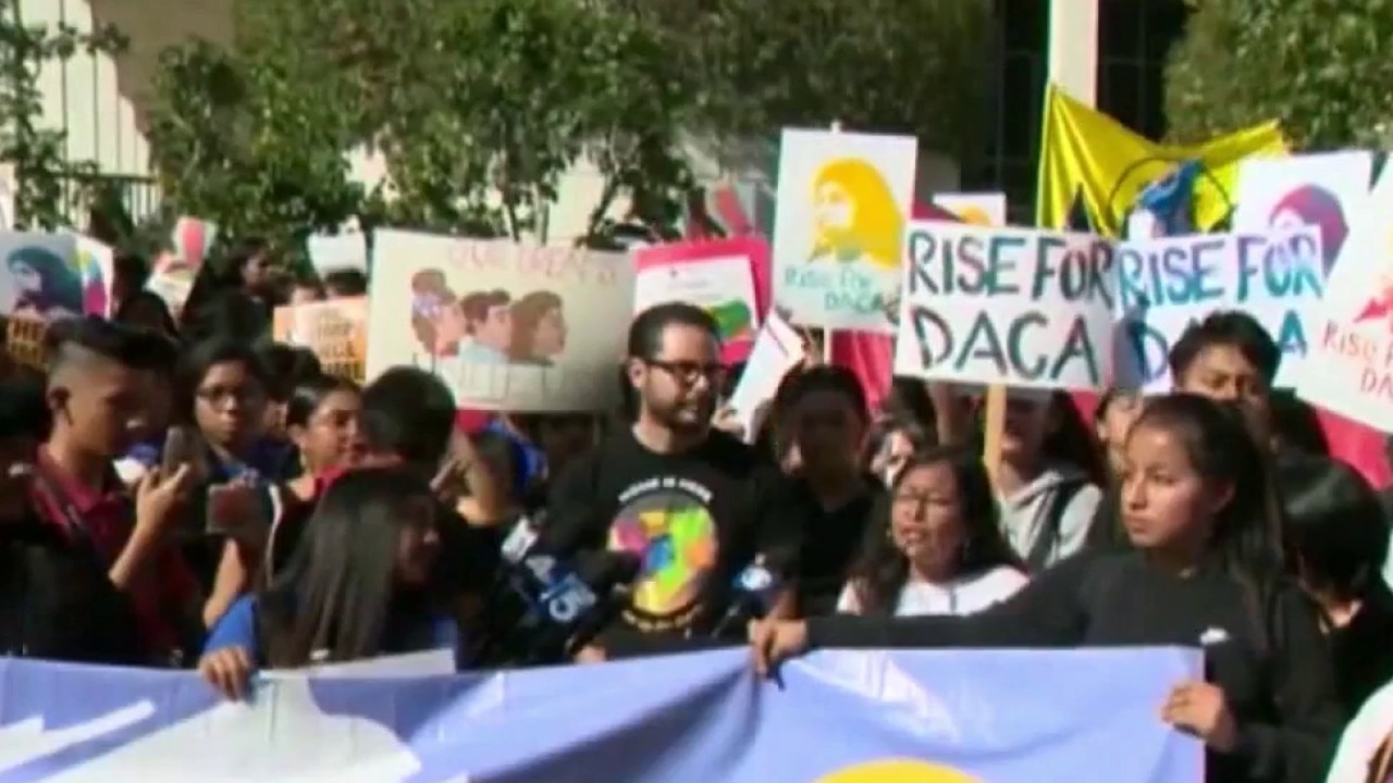 DACA renewal delays impacting Arizona Dreamers