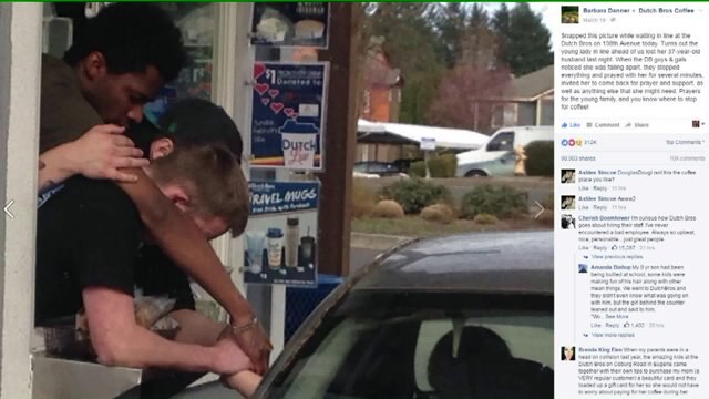 Viral photo shows Washington coffee stand workers praying with grieving customer