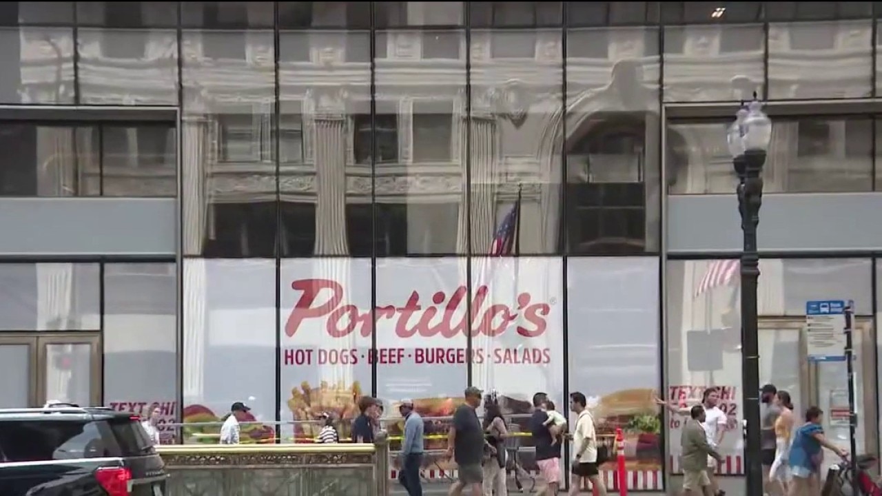 Portillo's to open a new location in the Loop