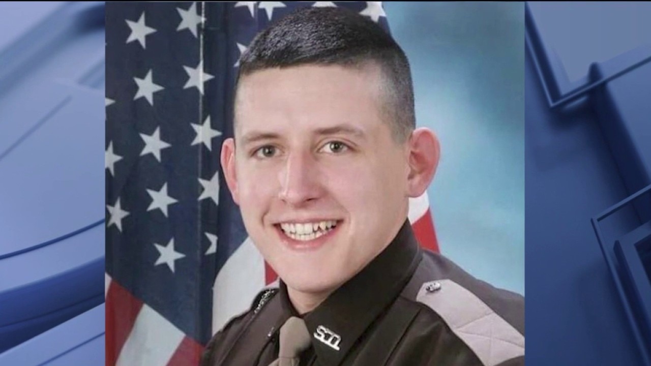 Indiana sheriff's deputy shot in ER at Franciscan Hospital; suspect in custody