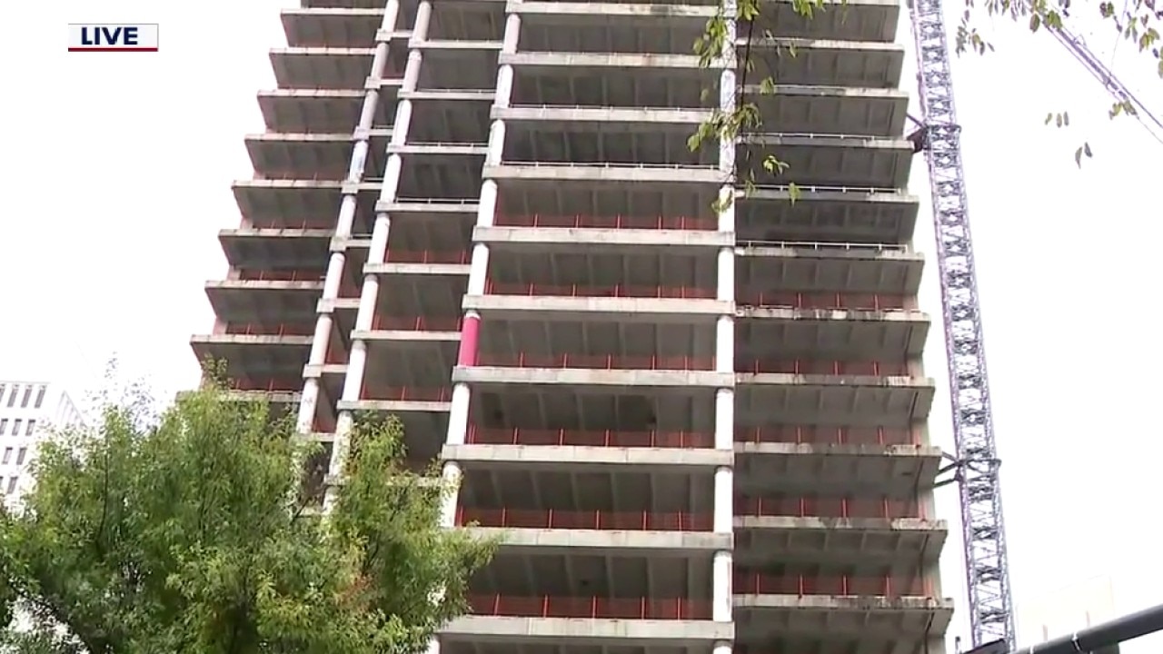 Abandoned Midtown building displays falling paneling
