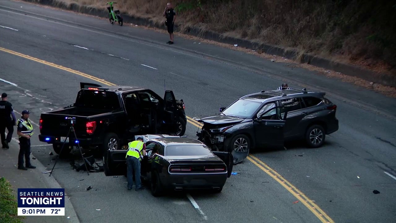 Seattle police officers shot at, pursuit ends in 3 arrests