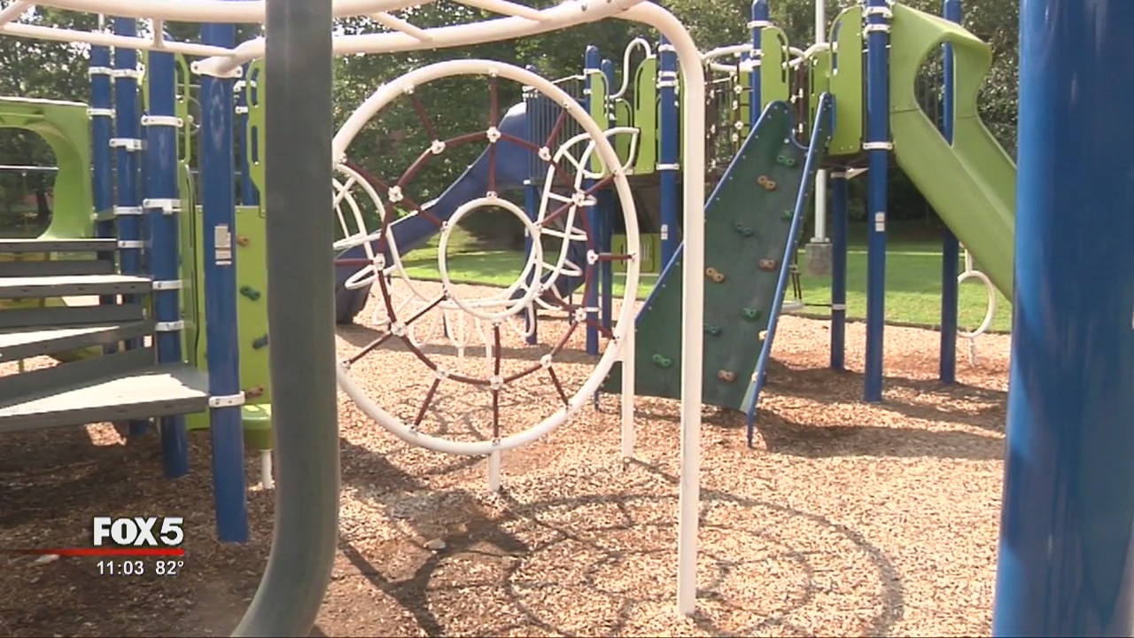 Police say armed thieves robs father, daughter