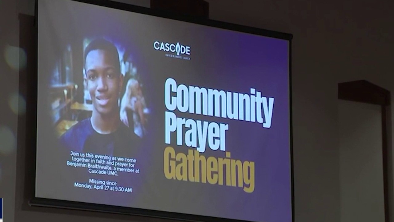 Community prays for missing Atlanta 16-year-old