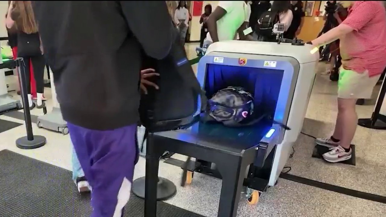 Lilburn Middle School student detected with gun in backpack