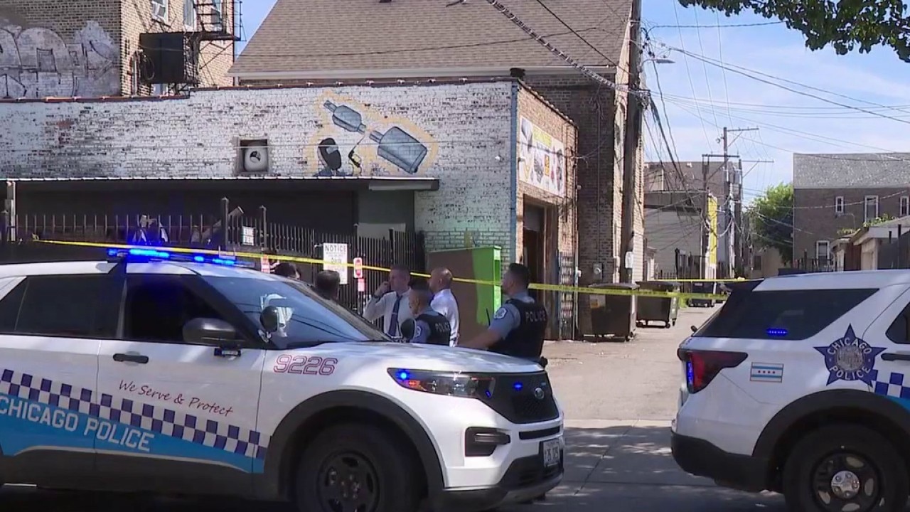 Chicago auto shop shooting leaves 1 dead, 2 others injured: source