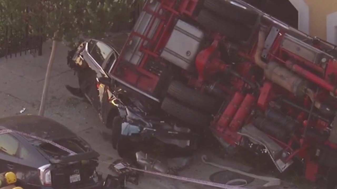 2 firefighters injured while responding to fire in Sunland