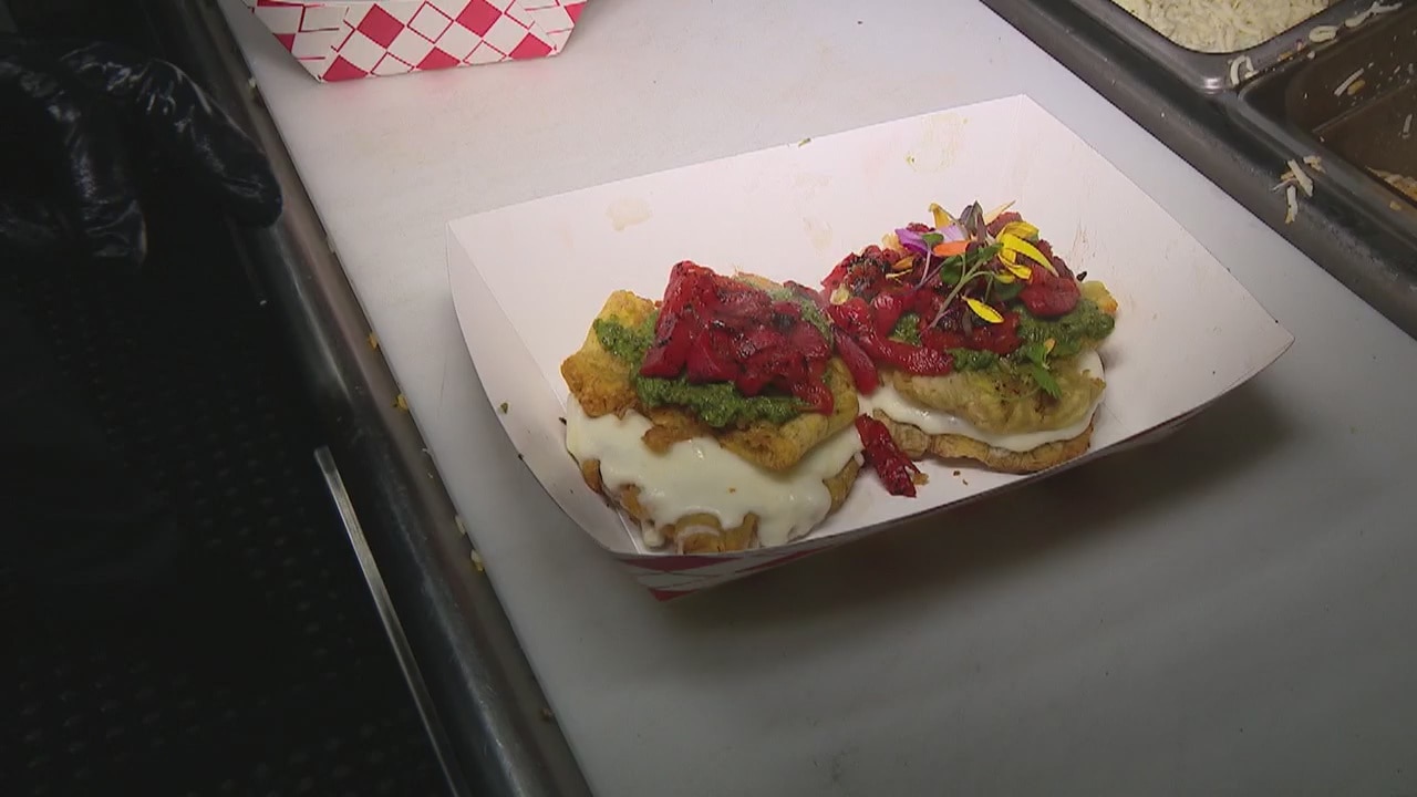 A look at LA's only Puerto Rican food truck