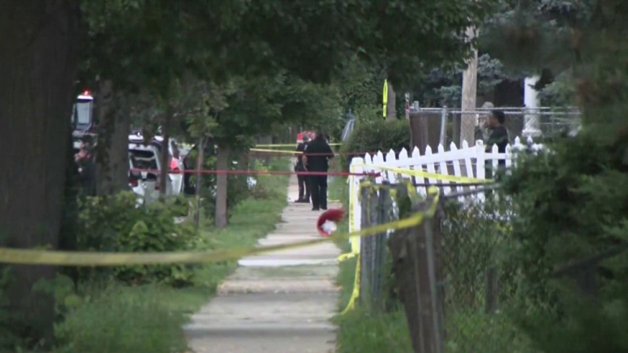 MPD officer shot: One suspect dead, another on the run