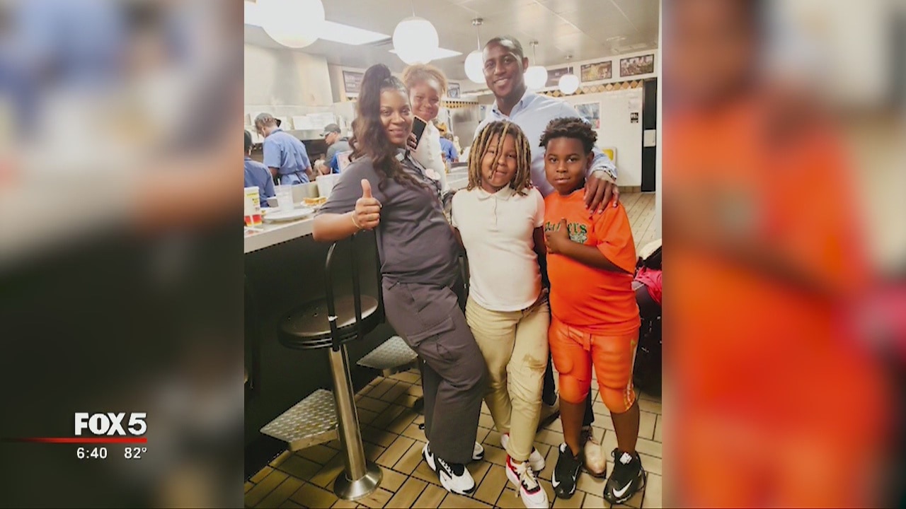 Man feeds homeless at Waffle House