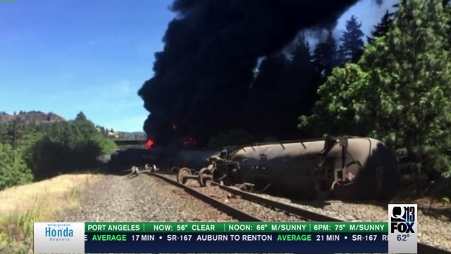 Oregon residents return home following oil train derailment