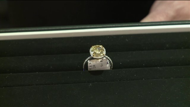4C`s: Carat, clarity, color and cut