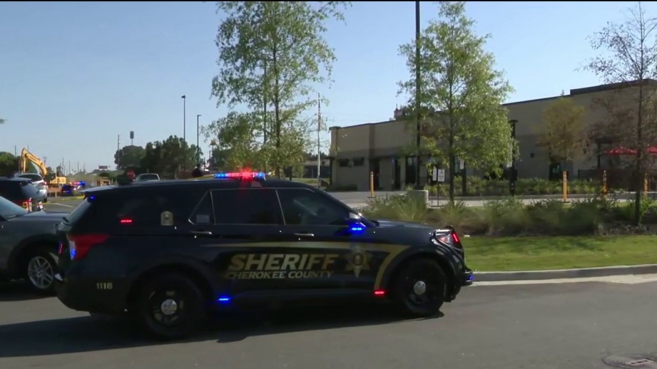 Mother, daughter dispute leads to stabbing at Chick-fil-A